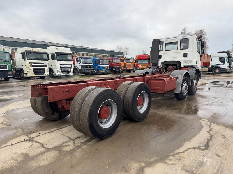 Iveco Eurotrakker 340 E 34 (GRAND PONT / LAMES / POMPE MANUELLE / BOITE MANUELLE / 12 ROUES) - الشاسيه شاحنة: صور 5 Iveco Eurotrakker 340 E 34 (GRAND PONT / LAMES / POMPE MANUELLE / BOITE MANUELLE / 12 ROUES) - الشاسيه شاحنة: صور 5