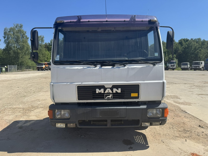MAN 12.224 (MANUAL GEARBOX / EURO 2 / BELGIAN TRUCK IN GOOD CONDITION !!!) - الشاسيه شاحنة: صور 3 MAN 12.224 (MANUAL GEARBOX / EURO 2 / BELGIAN TRUCK IN GOOD CONDITION !!!) - الشاسيه شاحنة: صور 3