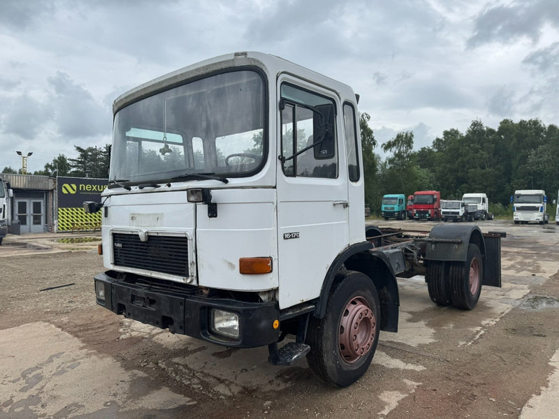 MAN 16.170 (BIG AXLE / STEEL SUSPENSION / 6 CYLINDER WITH MANUAL PUMP) - شاحنة جرار: صور 1 MAN 16.170 (BIG AXLE / STEEL SUSPENSION / 6 CYLINDER WITH MANUAL PUMP) - شاحنة جرار: صور 1