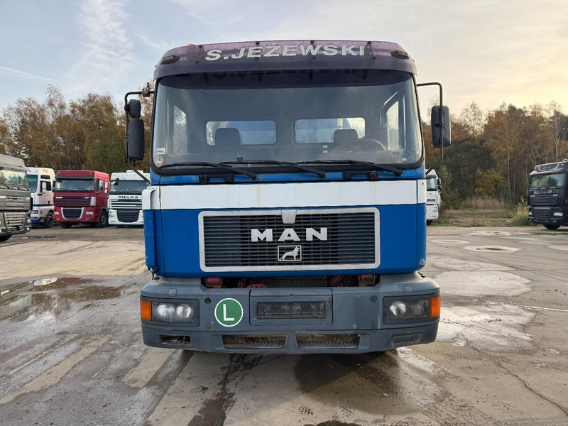 MAN 18.264 (12000 L / 6 CYLINDER / EURO 2 / MANUAL GEARBOX / BOITE MANUELLE) - فراغ شاحنة: صور 2 MAN 18.264 (12000 L / 6 CYLINDER / EURO 2 / MANUAL GEARBOX / BOITE MANUELLE) - فراغ شاحنة: صور 2
