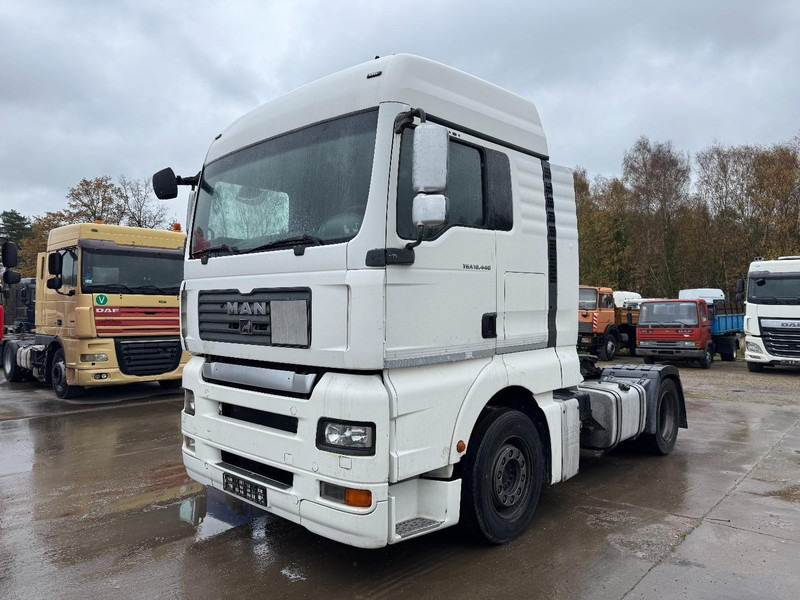 MAN TGA 18.440 (MANUAL GEARBOX / BOITE MANUELLE) - شاحنة جرار: صور 1 MAN TGA 18.440 (MANUAL GEARBOX / BOITE MANUELLE) - شاحنة جرار: صور 1