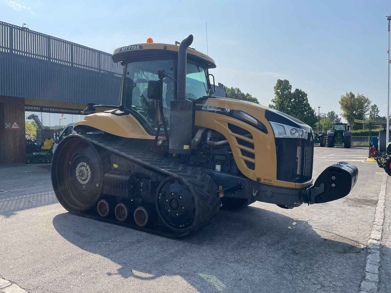 CHALLENGER MT 775 E - جرار مجنزر: صور 2 CHALLENGER MT 775 E - جرار مجنزر: صور 2