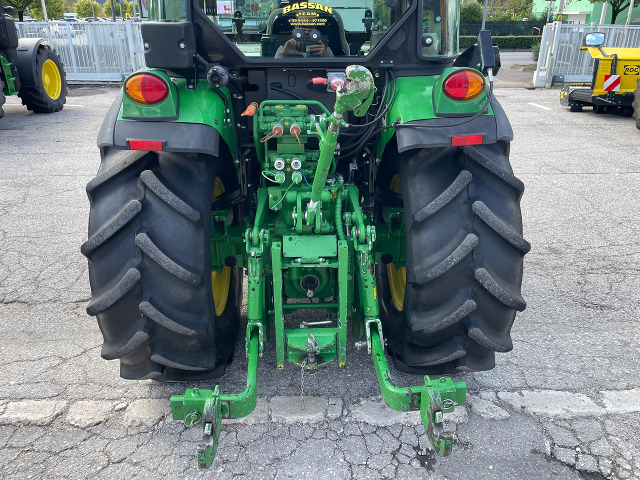 JOHN DEERE 5090 GF - جرار: صور 3 JOHN DEERE 5090 GF - جرار: صور 3
