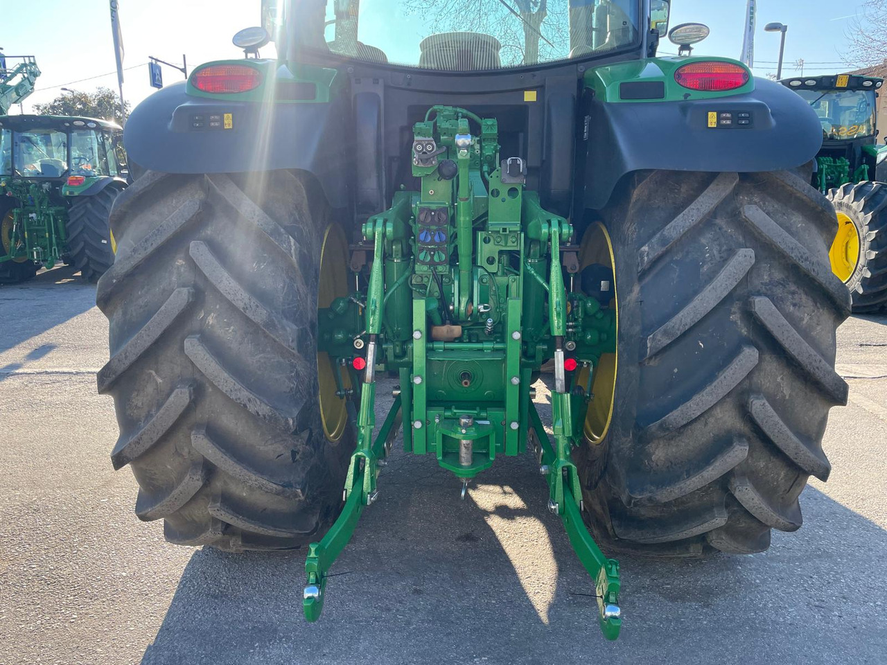 JOHN DEERE 6145 R - جرار: صور 5 JOHN DEERE 6145 R - جرار: صور 5