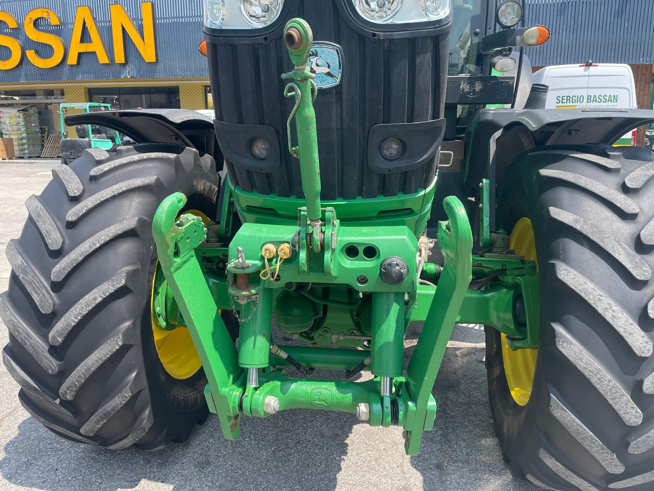 JOHN DEERE 6190 R - جرار: صور 2 JOHN DEERE 6190 R - جرار: صور 2