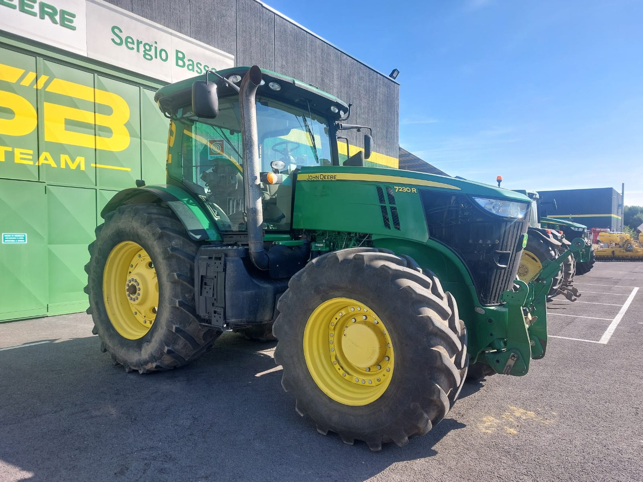 JOHN DEERE 7230 R - جرار: صور 2 JOHN DEERE 7230 R - جرار: صور 2