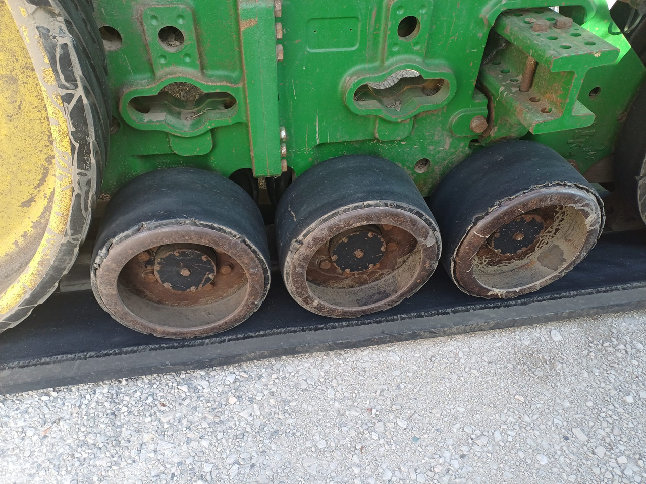 JOHN DEERE 8320 RT - جرار: صور 5 JOHN DEERE 8320 RT - جرار: صور 5