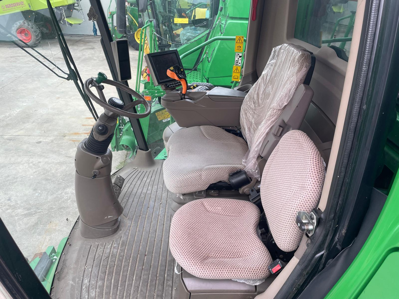 JOHN DEERE MIETITREBBIA S 780 - حصادة شاملة: صور 3 JOHN DEERE MIETITREBBIA S 780 - حصادة شاملة: صور 3