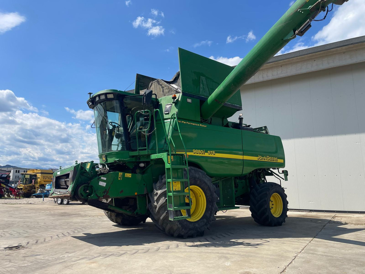 JOHN DEERE MIETITREBBIA STS 9880 - حصادة شاملة: صور 1 JOHN DEERE MIETITREBBIA STS 9880 - حصادة شاملة: صور 1