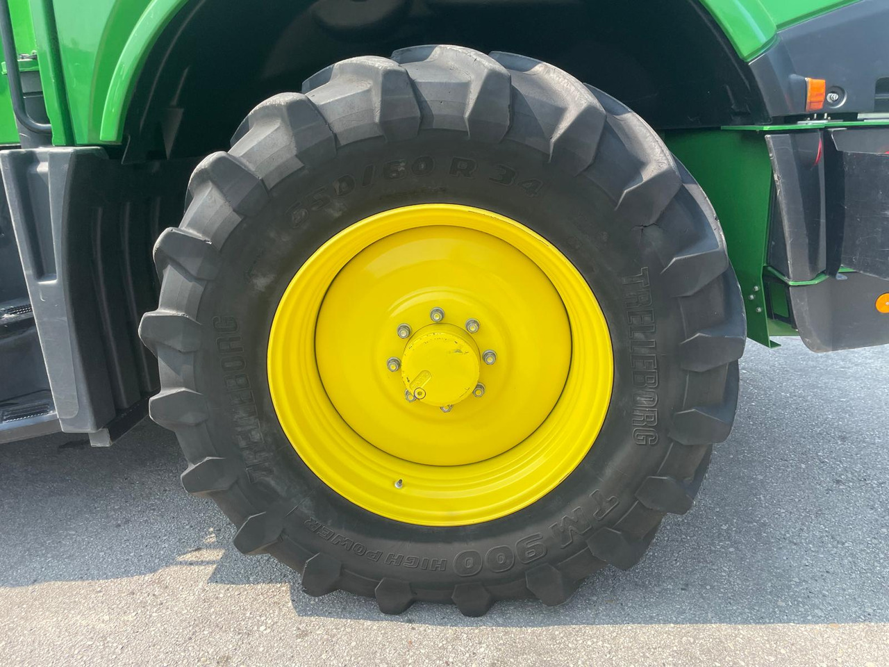 JOHN DEERE TRINCIA 9700i - حصادة الأعلاف: صور 5 JOHN DEERE TRINCIA 9700i - حصادة الأعلاف: صور 5