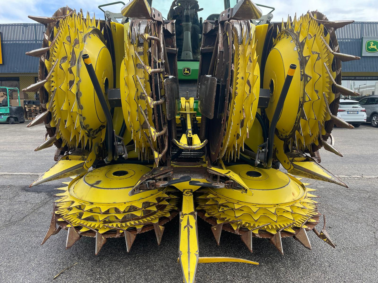 JOHN DEERE TRINCIA 9900i - حصادة الأعلاف: صور 5 JOHN DEERE TRINCIA 9900i - حصادة الأعلاف: صور 5