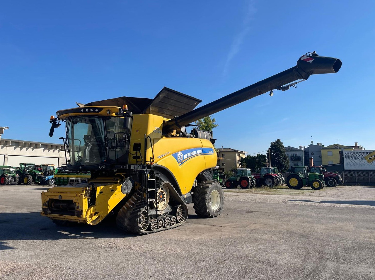 NEW HOLLAND MIETITREBBIA CR 9.90 - حصادة شاملة: صور 2 NEW HOLLAND MIETITREBBIA CR 9.90 - حصادة شاملة: صور 2