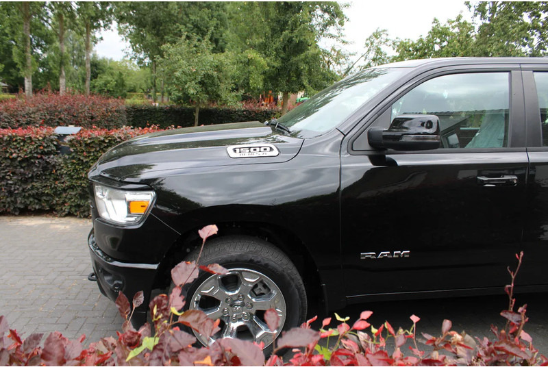 سيارة جديد Dodge Ram Pick Up 1500 V8 Bighorn: صور 7