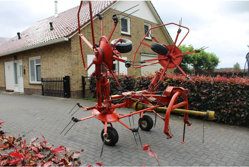 Kuhn GF 5000MHA - لمّامَة القش: صور 1 Kuhn GF 5000MHA - لمّامَة القش: صور 1