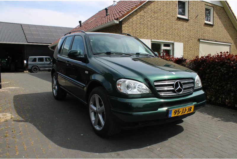 Mercedes-Benz M-Klasse ML 320 - سيارة دفع رباعي: صور 1 Mercedes-Benz M-Klasse ML 320 - سيارة دفع رباعي: صور 1