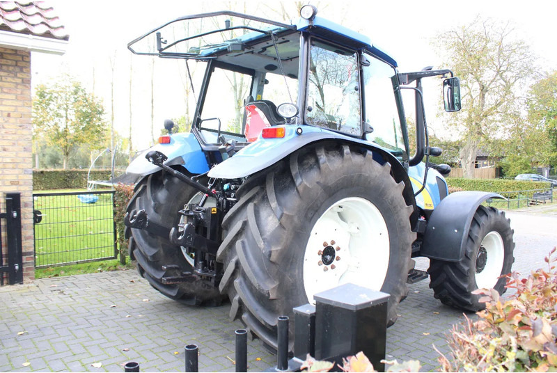 New Holland T5050 - جرار: صور 4 New Holland T5050 - جرار: صور 4