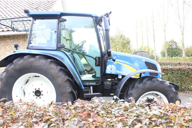 New Holland T5050 - جرار: صور 3 New Holland T5050 - جرار: صور 3