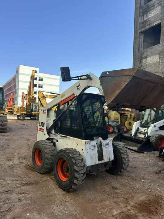 100%Ready Bobcat S300 Well Sold Most Famous Brand High Quality Bobcat S300 Skid Steer Loader for Sale - شيول صغير: صور 4 100%Ready Bobcat S300 Well Sold Most Famous Brand High Quality Bobcat S300 Skid Steer Loader for Sale - شيول صغير: صور 4