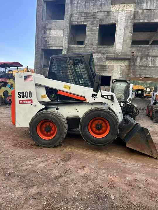 100%Ready Bobcat S300 Well Sold Most Famous Brand High Quality Bobcat S300 Skid Steer Loader for Sale - شيول صغير: صور 2 100%Ready Bobcat S300 Well Sold Most Famous Brand High Quality Bobcat S300 Skid Steer Loader for Sale - شيول صغير: صور 2