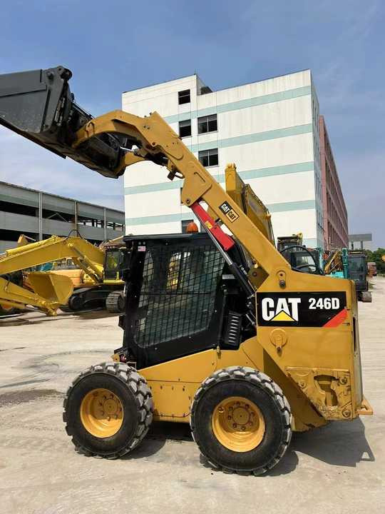 90% New Front Loader Tractor CAT 246D Skid Steer Loader / Used Cat 226B 246C 246d Mini Skid Steer Loader in Stock - شيول صغير: صور 5 90% New Front Loader Tractor CAT 246D Skid Steer Loader / Used Cat 226B 246C 246d Mini Skid Steer Loader in Stock - شيول صغير: صور 5