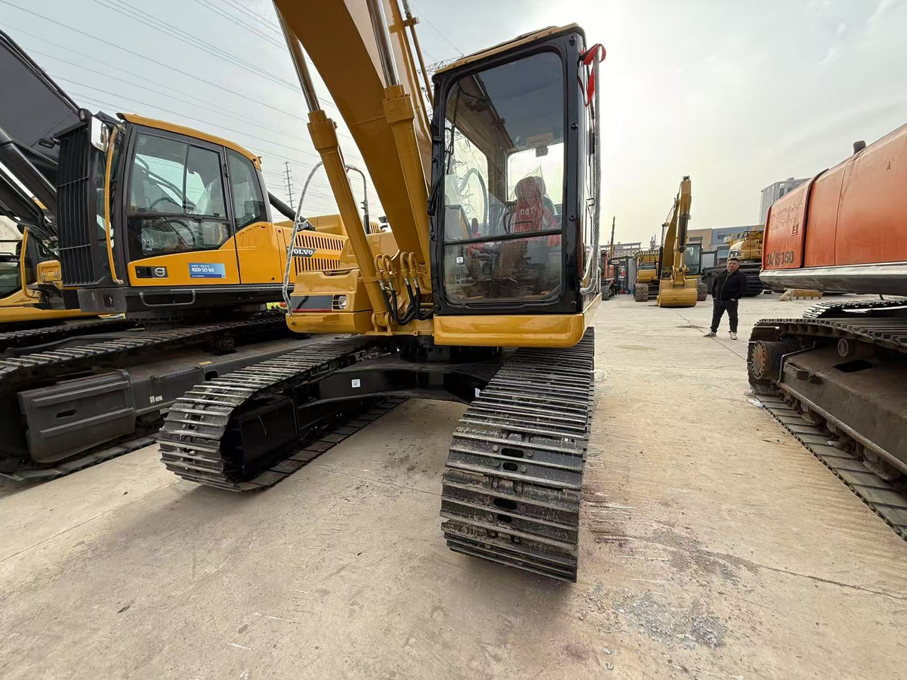 حفارات زحافة CATERPILLAR 320b [ Copy ] [ Copy ] [ Copy ] [ Copy ] [ Copy ] [ Copy ] [ Copy ]: صور 9