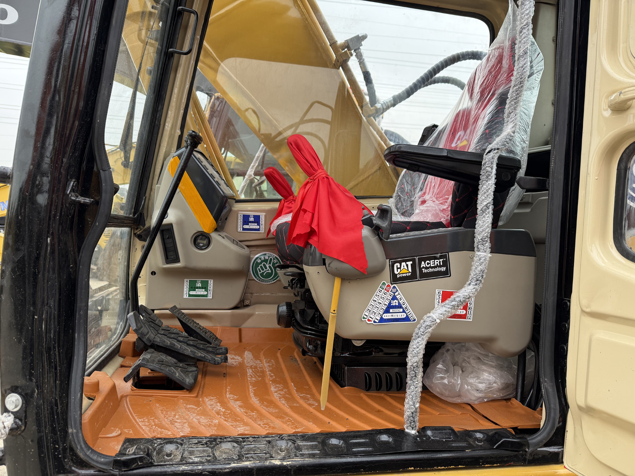 حفارات زحافة CATERPILLAR 320b [ Copy ] [ Copy ] [ Copy ] [ Copy ] [ Copy ]: صور 15