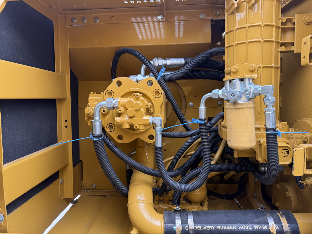 حفارات زحافة CATERPILLAR 320b [ Copy ] [ Copy ] [ Copy ] [ Copy ] [ Copy ]: صور 20