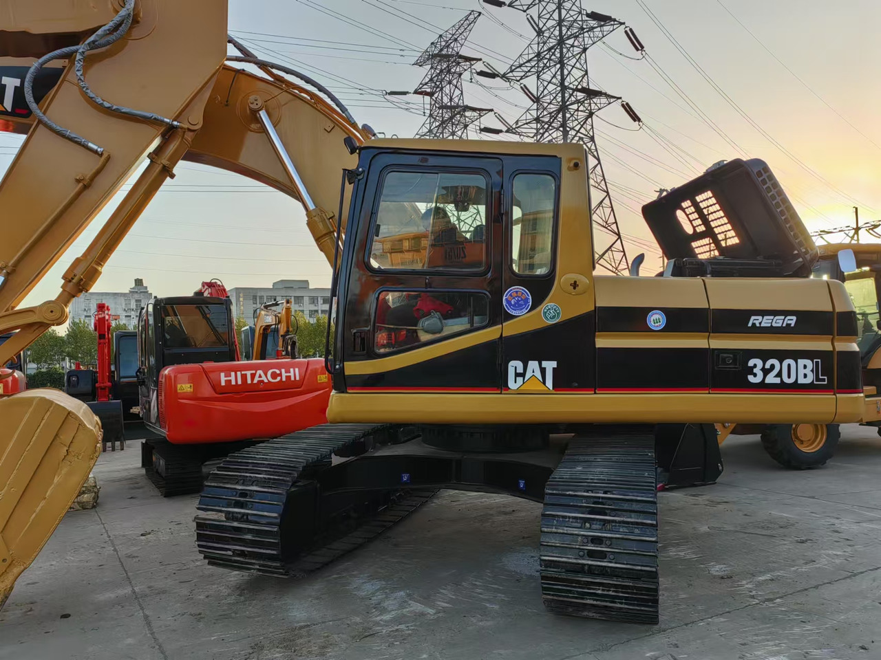 CATERPILLAR 320b - حفارات زحافة: صور 2 CATERPILLAR 320b - حفارات زحافة: صور 2