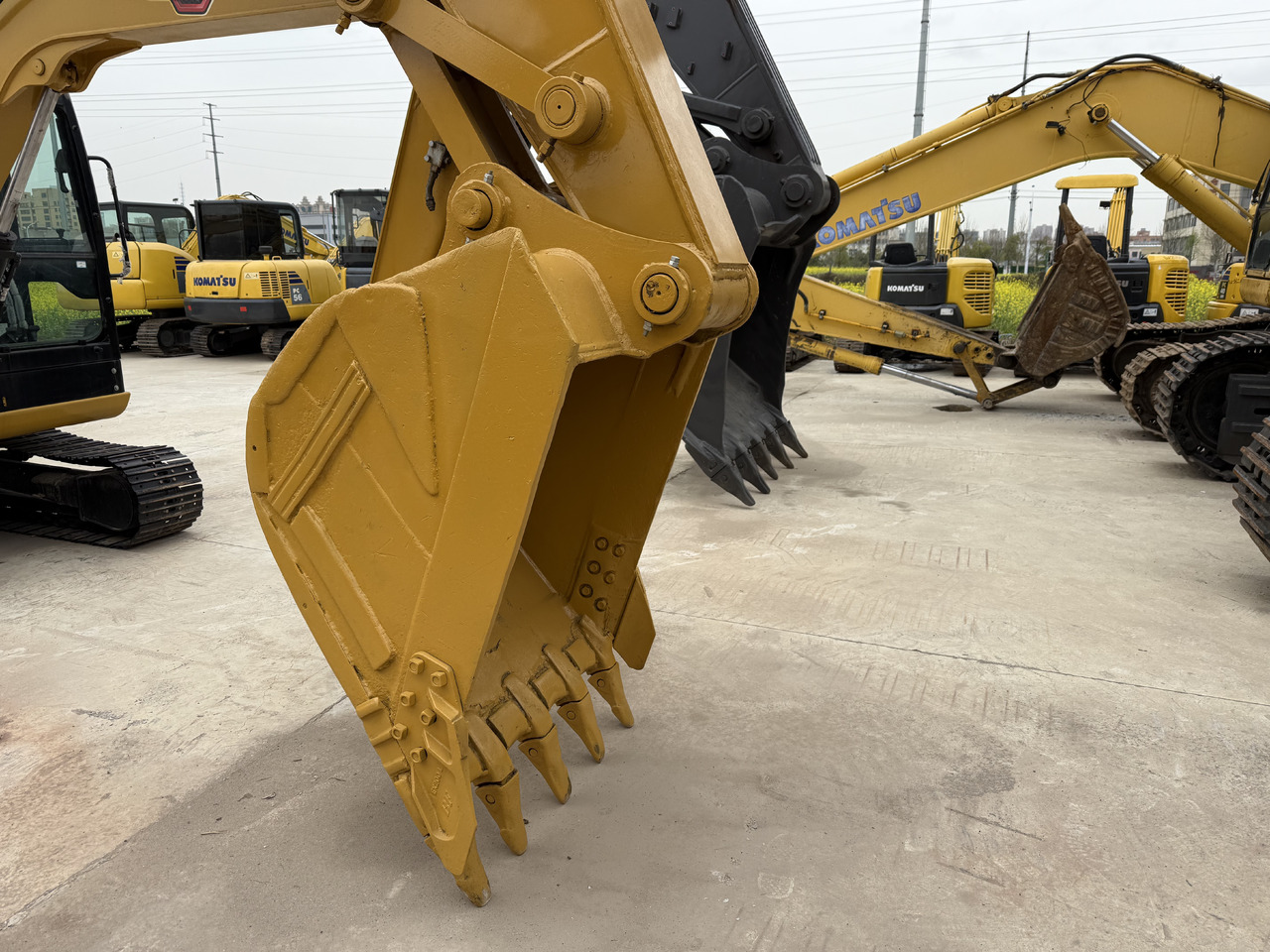 CATERPILLAR 320b - حفارات زحافة: صور 4 CATERPILLAR 320b - حفارات زحافة: صور 4