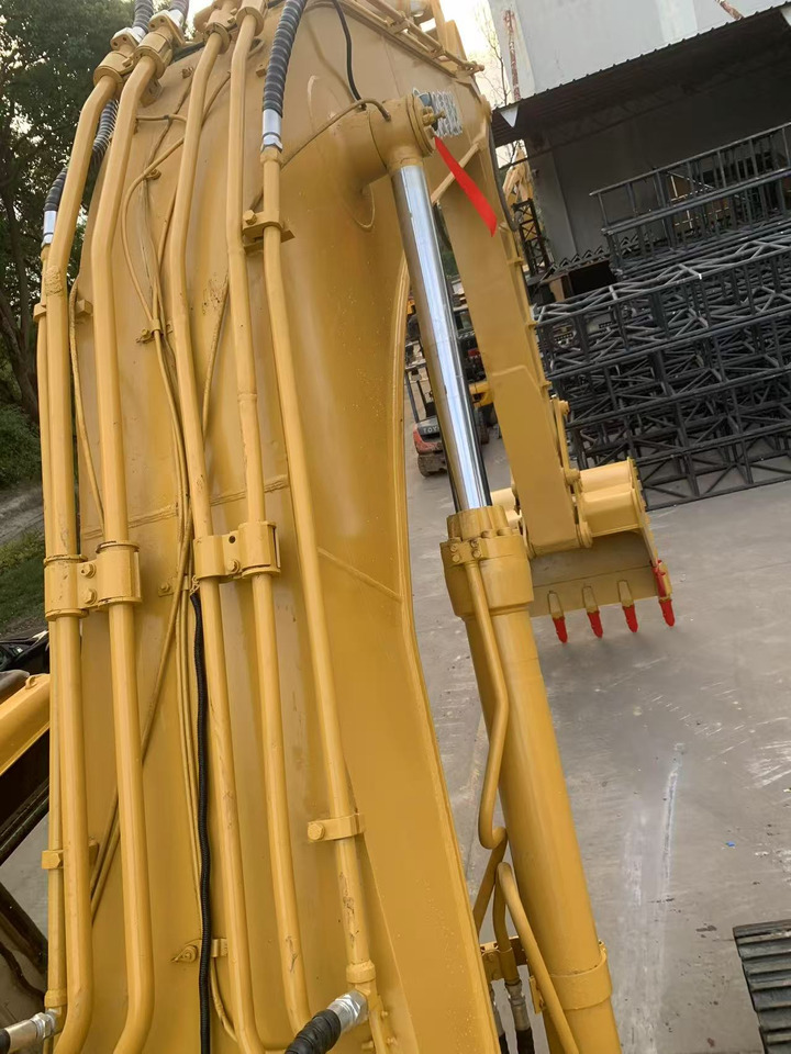 حفارة CATERPILLAR 320d: صور 31