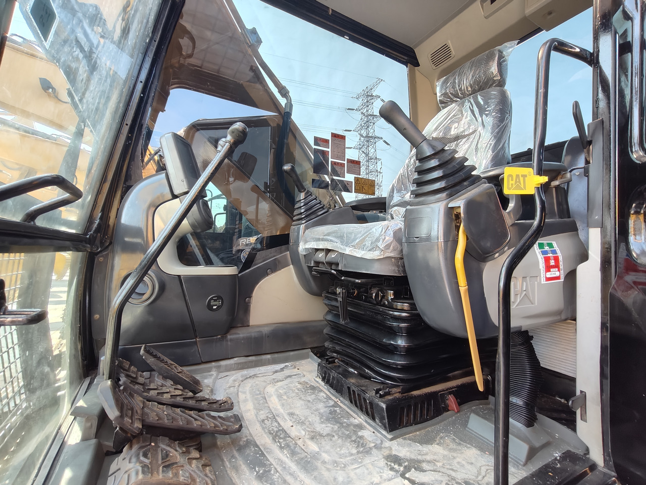 حفارة CATERPILLAR 320d: صور 12