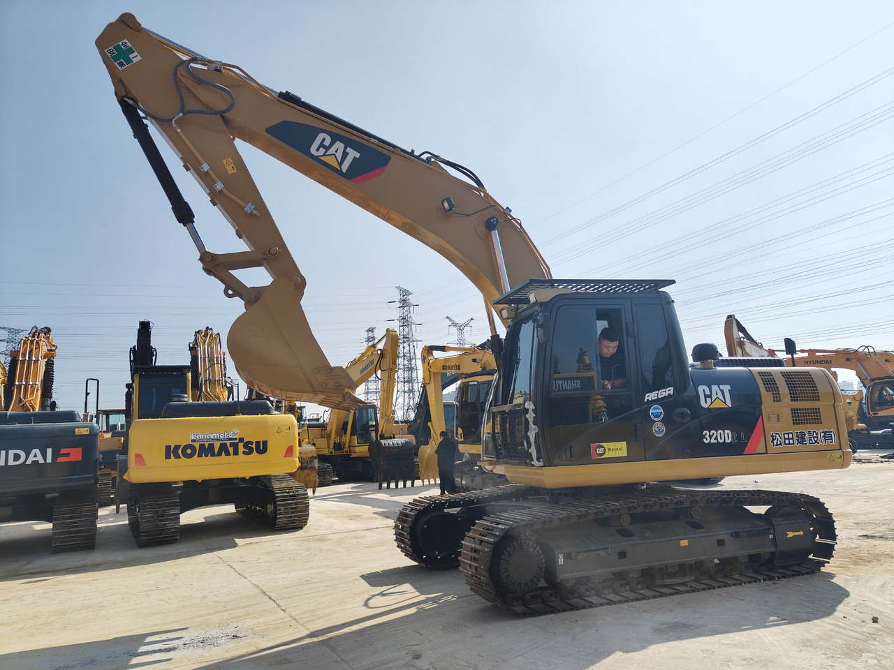 حفارة CATERPILLAR 320d: صور 16