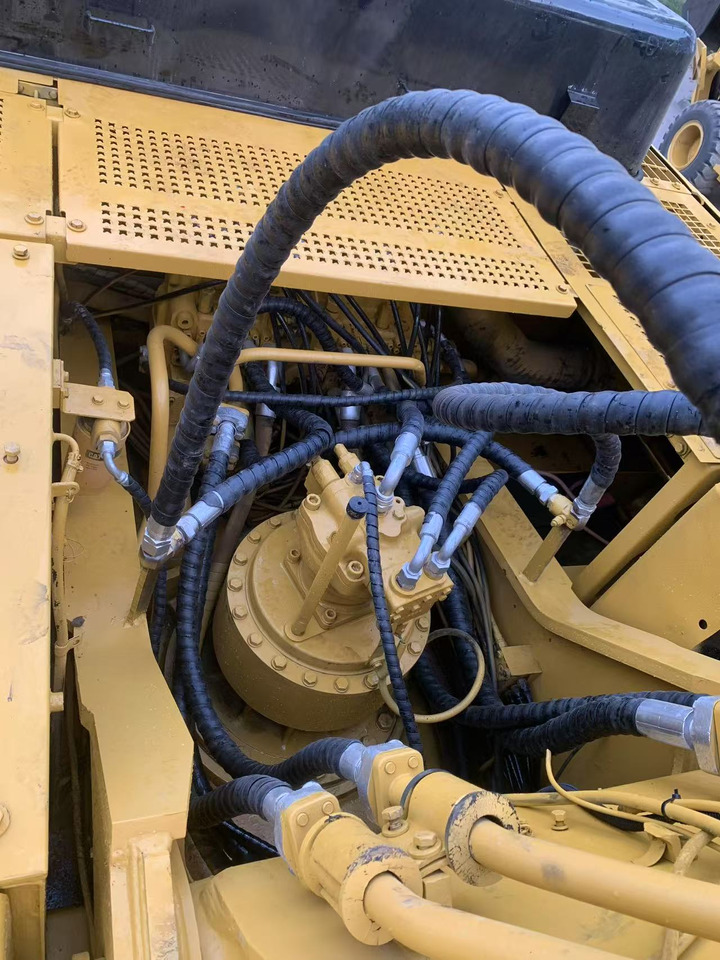 حفارة CATERPILLAR 320d: صور 30