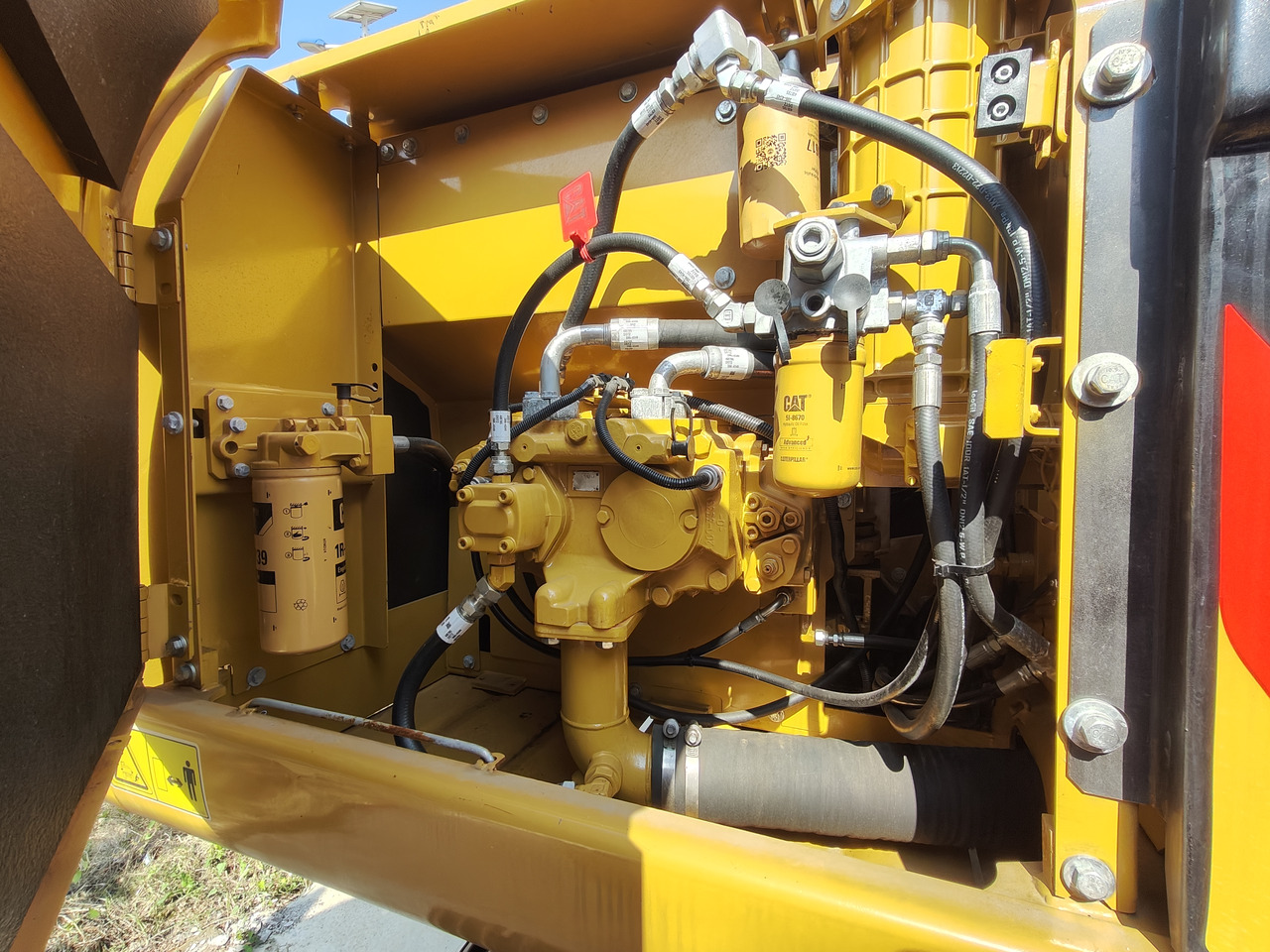 حفارة CATERPILLAR 320d: صور 15