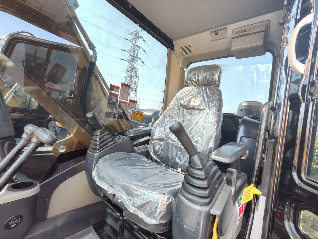 حفارة CATERPILLAR 320d: صور 23