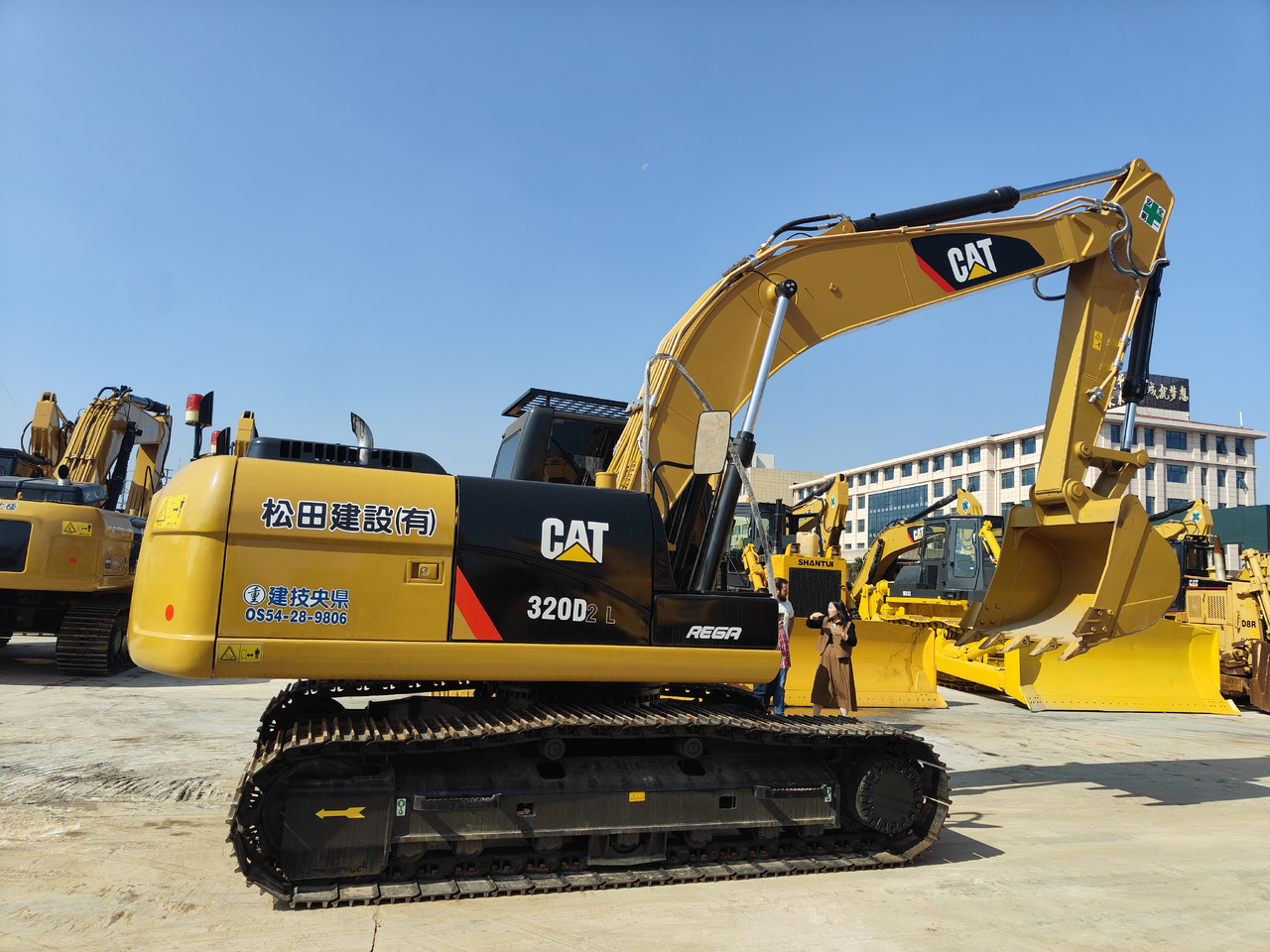 CATERPILLAR 320d - حفارة: صور 1 CATERPILLAR 320d - حفارة: صور 1