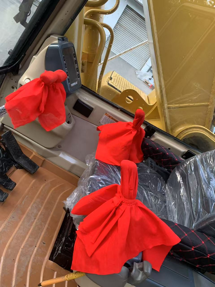 حفارة CATERPILLAR 320d: صور 35