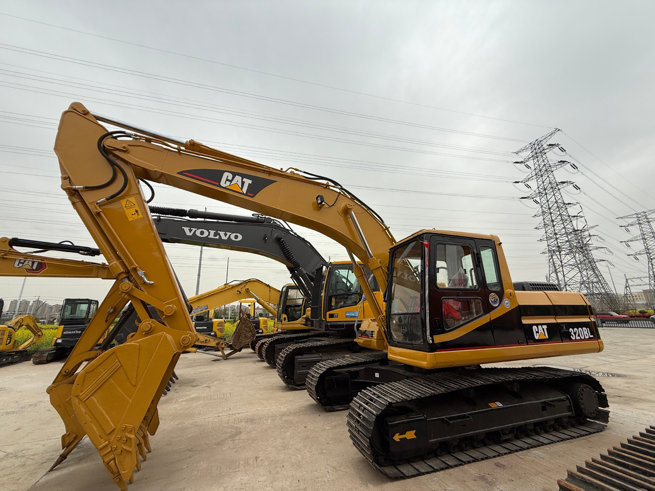 CATERPILLAR Used Cat 320B Excavator - حفارات زحافة: صور 3 CATERPILLAR Used Cat 320B Excavator - حفارات زحافة: صور 3