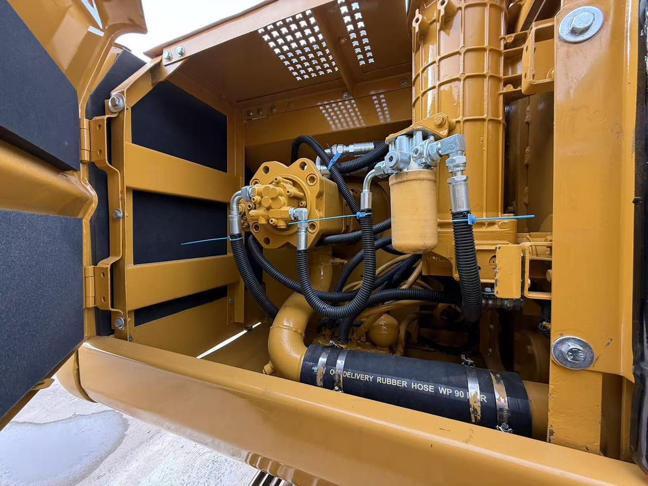 حفارات زحافة CATERPILLAR used 320b  excavator: صور 14