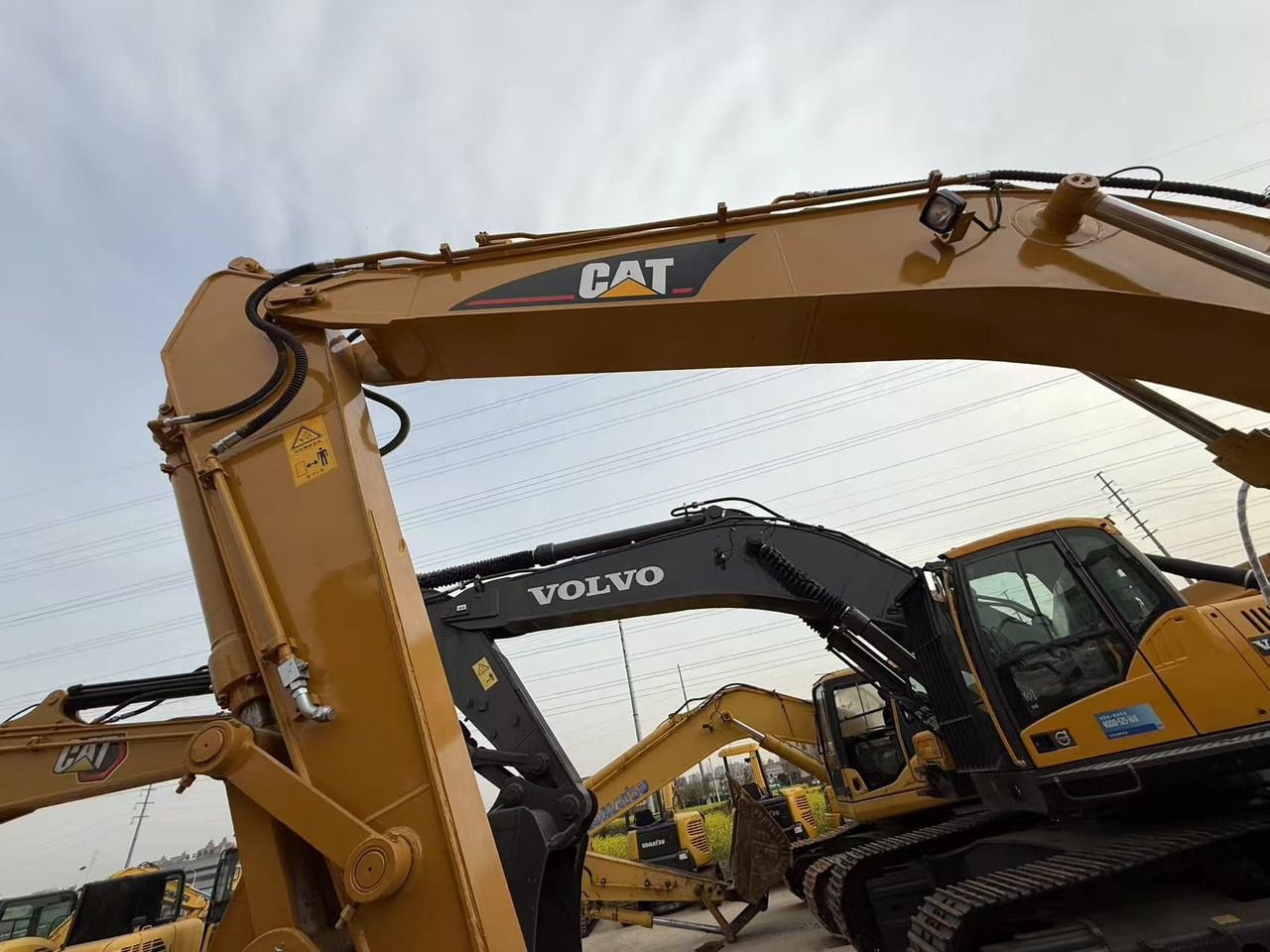 حفارات زحافة CATERPILLAR used 320b  excavator: صور 7