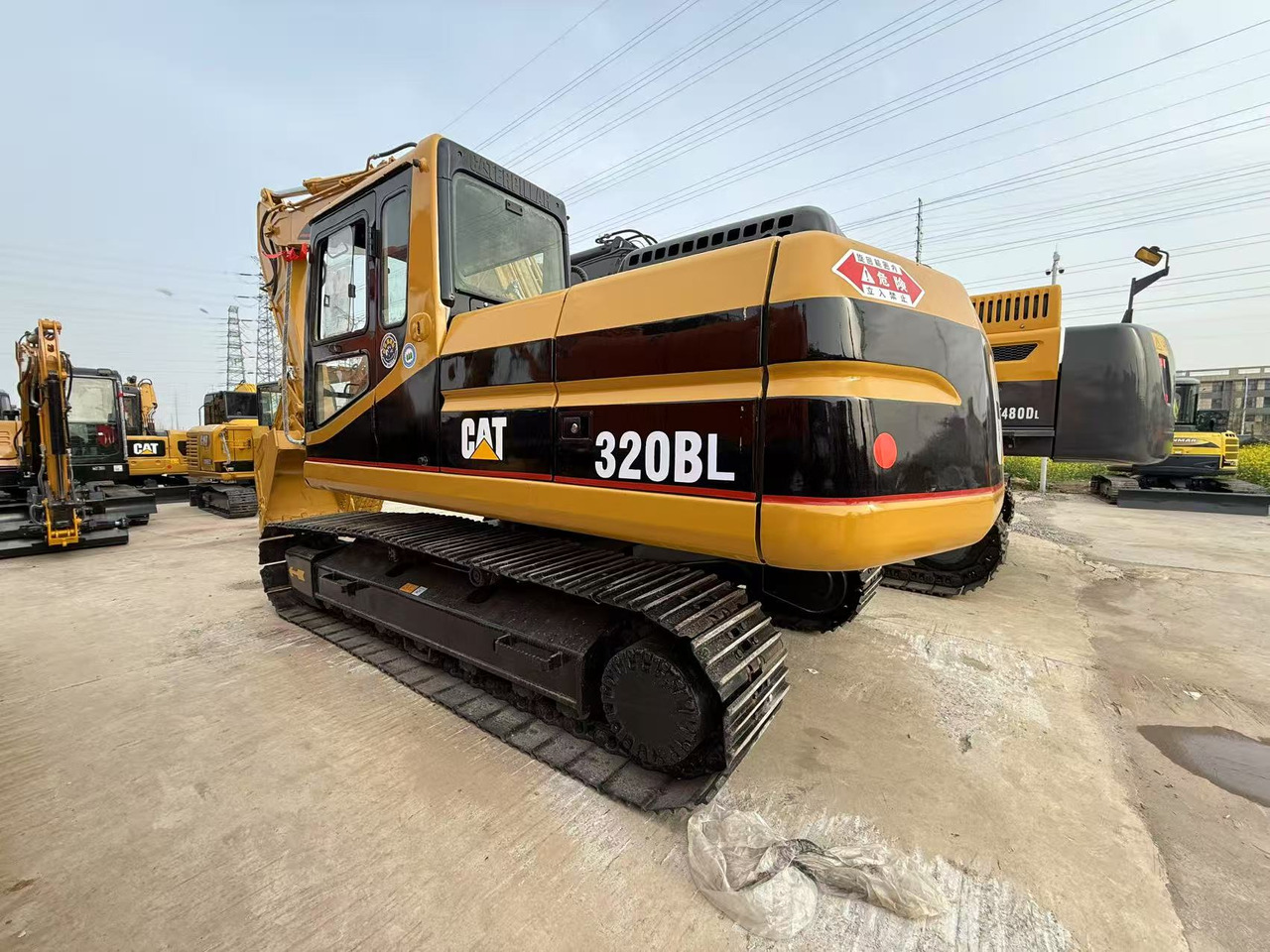 حفارات زحافة CATERPILLAR used 320b  excavator: صور 10