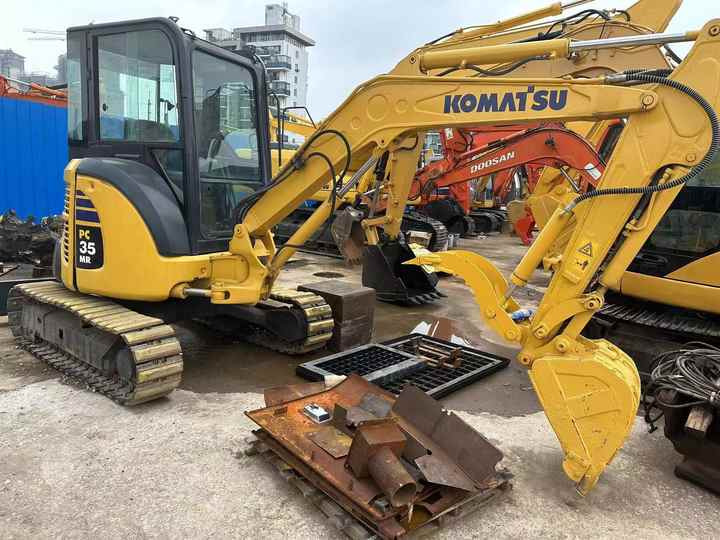 CE/EPA Certified! Komatsu Pc 35 Used Excavator komatsu Pc35 Mini 3 Ton Crawler Excavator with Rubber Track for Sale - حفارة مصغرة: صور 4 CE/EPA Certified! Komatsu Pc 35 Used Excavator komatsu Pc35 Mini 3 Ton Crawler Excavator with Rubber Track for Sale - حفارة مصغرة: صور 4