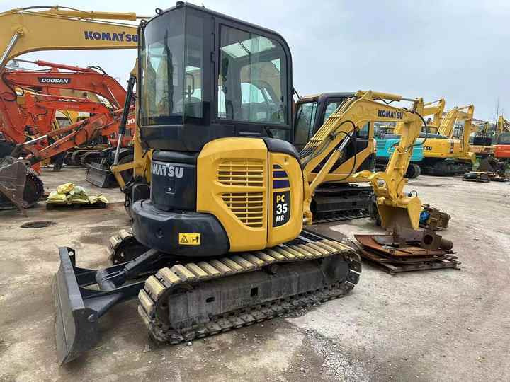 CE/EPA Certified! Komatsu Pc 35 Used Excavator komatsu Pc35 Mini 3 Ton Crawler Excavator with Rubber Track for Sale - حفارة مصغرة: صور 3 CE/EPA Certified! Komatsu Pc 35 Used Excavator komatsu Pc35 Mini 3 Ton Crawler Excavator with Rubber Track for Sale - حفارة مصغرة: صور 3