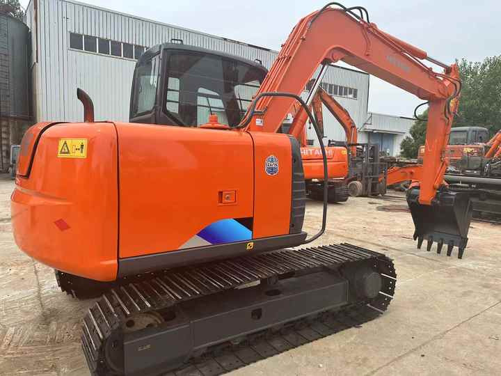 Cheap Price Hitachi ZX70 Used Excavator for Sale Used 6 Tons Hitachi Mini Excavator with Good Performance - حفارات زحافة: صور 4 Cheap Price Hitachi ZX70 Used Excavator for Sale Used 6 Tons Hitachi Mini Excavator with Good Performance - حفارات زحافة: صور 4
