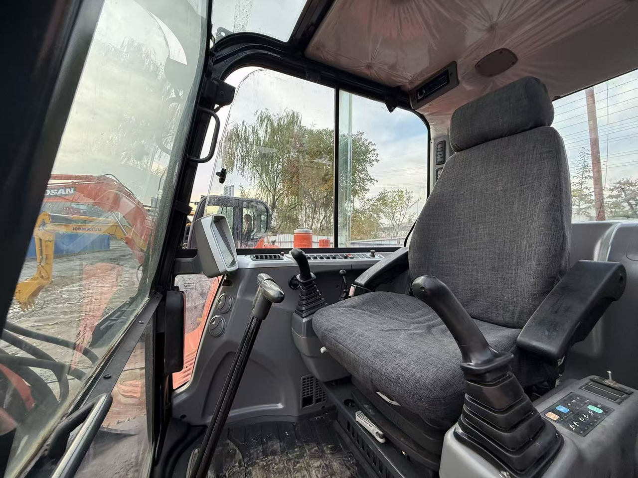 حفارة مصغرة DOOSAN Used large Doosan DX60 excavators, original DX60 used excavators, 6-ton DX60 hydraulic excavators, best-selling at low prices.: صور 15 حفارة مصغرة DOOSAN Used large Doosan DX60 excavators, original DX60 used excavators, 6-ton DX60 hydraulic excavators, best-selling at low prices.: صور 15