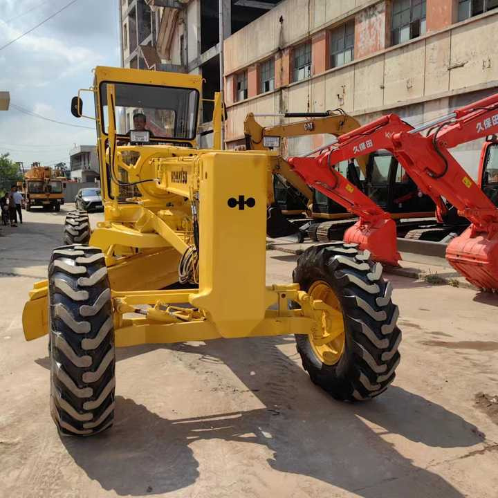 Japan Komatsu GD511 Motor Grader Cheap Price Komatsu Road Grader GD511 Good Condition in China - آلة تسوية الأرض: صور 4 Japan Komatsu GD511 Motor Grader Cheap Price Komatsu Road Grader GD511 Good Condition in China - آلة تسوية الأرض: صور 4