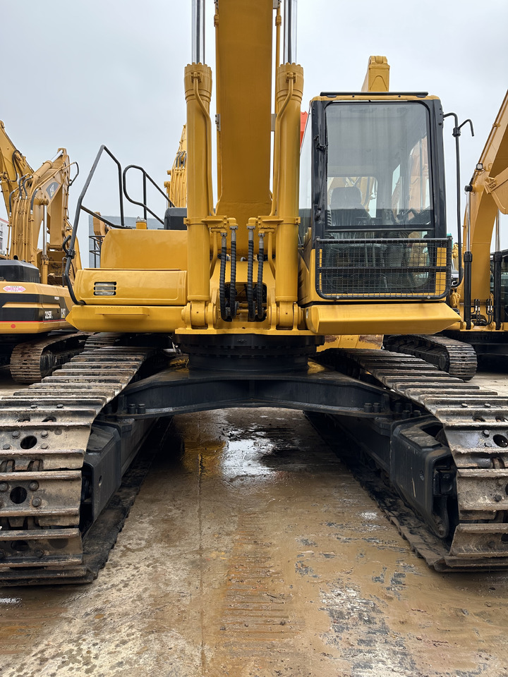 Komatsu pc450 - حفارات زحافة: صور 3 Komatsu pc450 - حفارات زحافة: صور 3