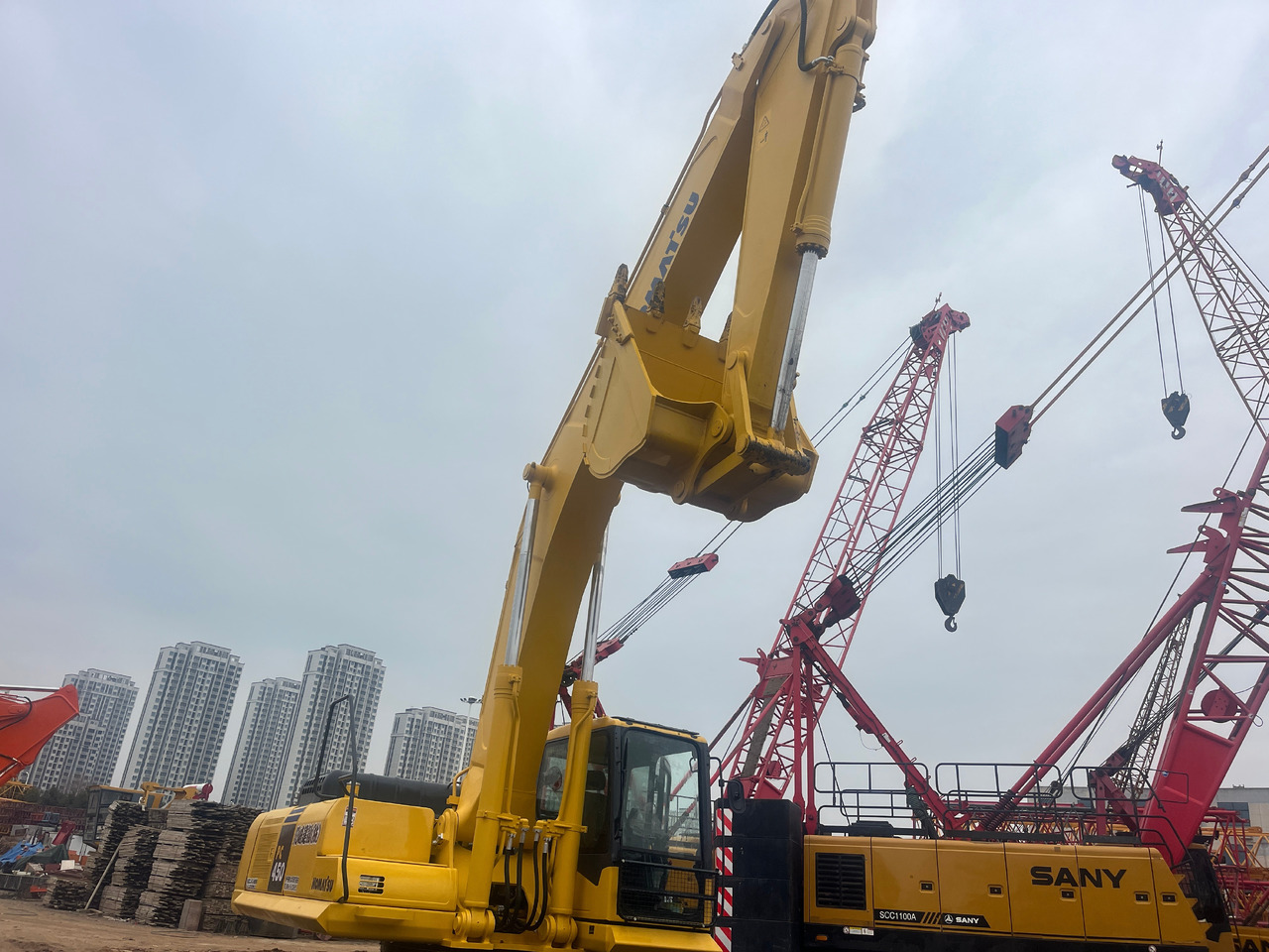 Komatsu pc450 - حفارات زحافة: صور 5 Komatsu pc450 - حفارات زحافة: صور 5