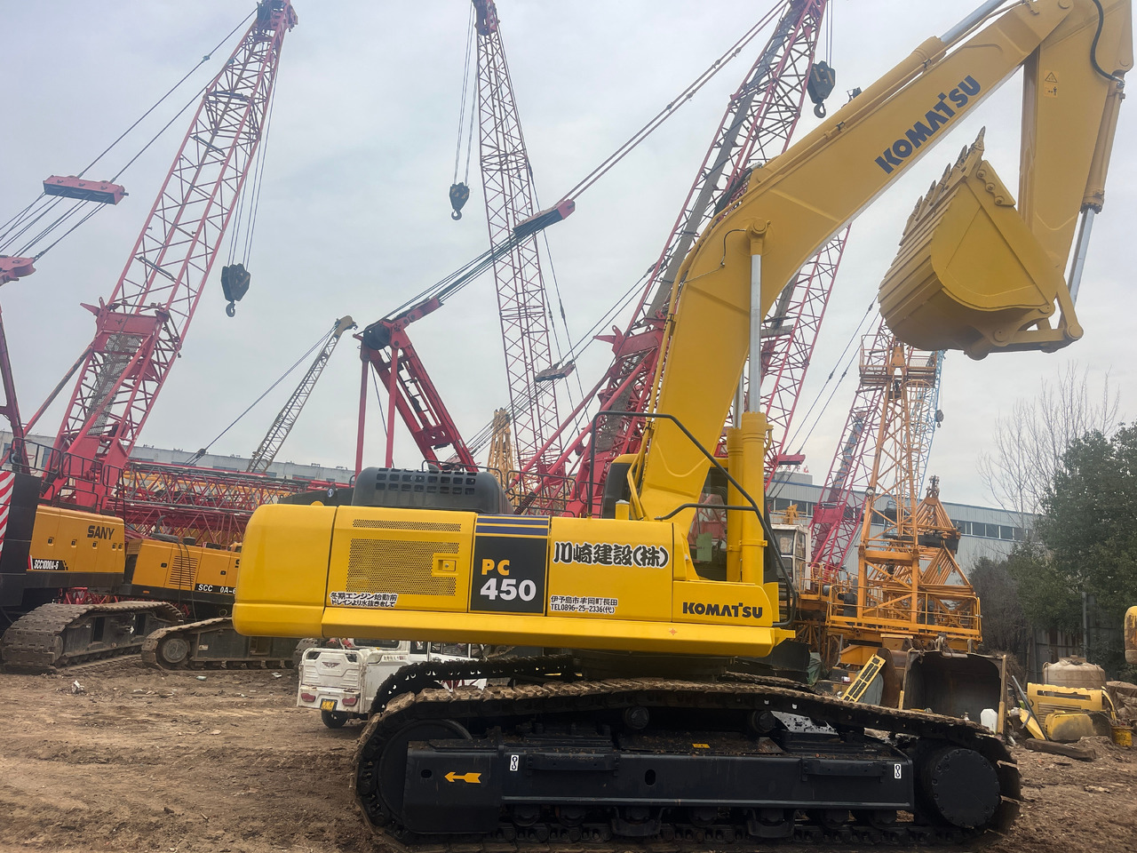 Komatsu pc450 - حفارات زحافة: صور 3 Komatsu pc450 - حفارات زحافة: صور 3