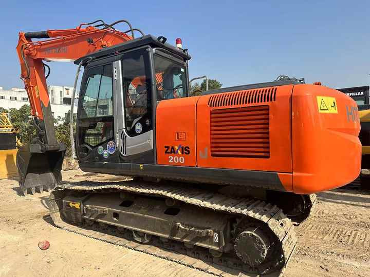Original Japan Hitachi ZX200-3 Excavator Hitachi Excavator in Low Price for Hot Sale - حفارات زحافة: صور 3 Original Japan Hitachi ZX200-3 Excavator Hitachi Excavator in Low Price for Hot Sale - حفارات زحافة: صور 3